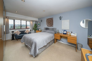 BEDROOM - click for photo gallery